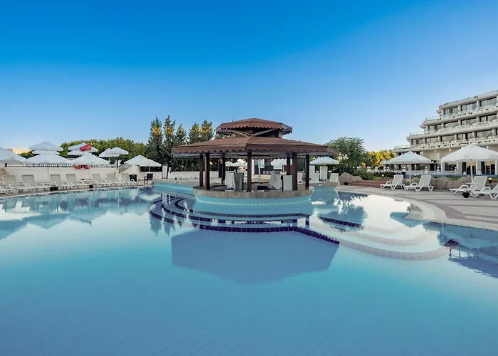 Sunrise Queen Luxury Hotel